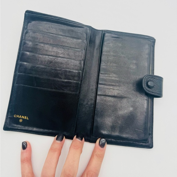 Chanel 🖤 Black Wallet on Chain - Picture 3 of 9